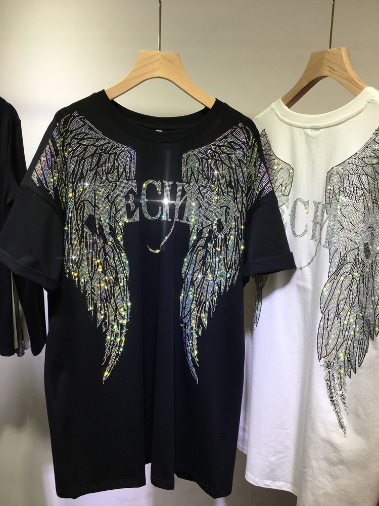L-4XL Oversize Rhinestone Ange - Streetwear Brand Clothing recension och pris